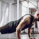 Provocarea push-up: aceast antrenament iti lucreaza bratele si pieptul in 30 de zile
