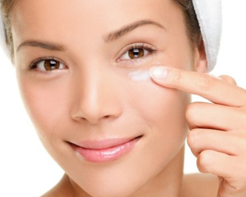Cum sa faci crema pentru conturul ochilor acasa | 5 retete usoare